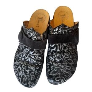 Think! Women's Mules size  EU 40 US 9